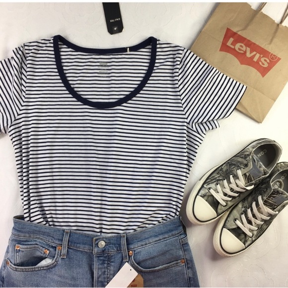 Levi's Tops | Levis Cali Tee Shirt New XL - Picture 2 of 3